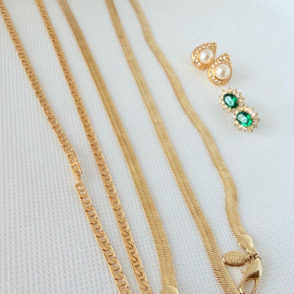 American Showcase Necklace Bracelet set included Gold Necklace and Earring Set
